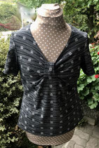 Schnittmuster Knoten-Shirt Knopf