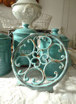 Sooo shabby: Alter französischer Topfuntersetzer