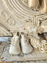 Shabby: Zauberhaftes Paar antiker Baby Knopfschuhe