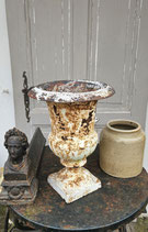 Soo shabby: Französische Amphore Gusseisen mit Patina