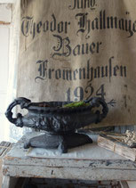 Shabby: Französische Jardiniere Eisen mit Patina