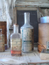 Zwei antike Apothekerflaschen 1900