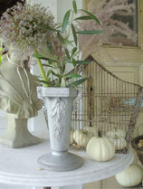 Shabby: Jardiniere / Metall Gartenvase mit Patina