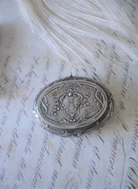 Antike versilberte Puderdose Monogramm H Frankreich