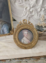 Antiker runder Bilderrahmen mit Bekrönung Frankreich