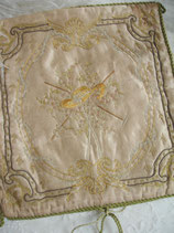 Sooo shabby: Zauberhafter bestickter Seidenumschlag Frankreich 1900