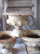 Shabby: Jardiniere Gusseisen mit Patina
