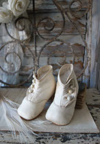 Shabby: Zauberhaftes Paar viktorianischer Baby Knopfschuhe