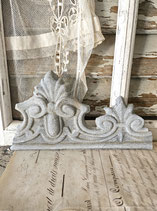 Shabby: Altes graues Zinkelement Frankreich