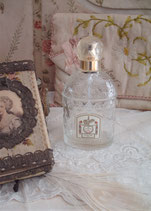 Dekorativer alter Parfümflakon Guerlain aus Frankreich