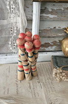 Shabby: Süßes kleines Set alter Holz Kegel Frankreich