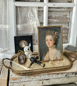 RAR: Zauberhaftes antikes Glastablett fürs Boudoir