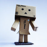 Karton-Roboter Danbo