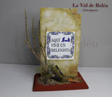 AZULEJO "AQUÍ VIVE UN BELENISTA" CON RUINA