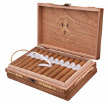 The Royal Return Queen's Pearls Robusto Box of 20