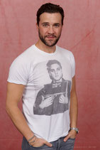 Photo Op with Gil McKinney