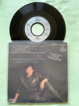 Daniel, Julie