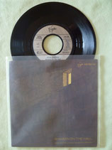 Mike Oldfield, Shadow On The Wall / r