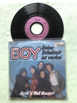 Boy, Deine Schulzeit ist vorbei / deutsch