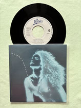 Gloria Estefan, Coming Out Of The Dark