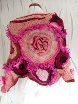 Châle rose en pure laine modèle unique, freeform