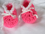 Ballerines 0 à 3 mois pour bébé rose bonbon et blanc au crochet,