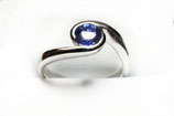 Ring/ Verlobungsring 750'*** Weißgold mit blauem Saphir Curved Collection