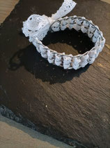 bracelet capsules dentelle blanche