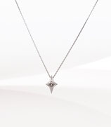 Weißgoldstern mit weißem Diamant & Kette