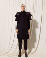 GILET CON MAXY MANICHE IN ECOPELLE.