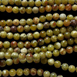 Mineralien·Perlen (1S) - Grüner Granat - glatt ~8mm (891813)
