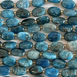 Mineralien·Oval (1S) - Tealblau Apatit - ~12x16mm (891624)