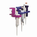 Juego de 3 pinzas plásticas colores: azul, roja y morada para sujetar Micropipetas, Marca Heathrow Scientific HS2062B $ 945 Más IVA