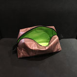 Necessaire mittel, Holz