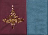 Lotuskissen Bordeaux + Schwedenblau