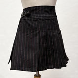Lady-Kilt, Mini-Rock, schwarz mit roten Streifen