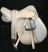 Selle de Keuring en cuir blanc
