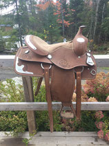 Selle western de plaisance - siège 15 1/2", cuirs clairs et boucleries d'argent