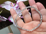 Verschiedene Armbänder mit 4 mm Perlen