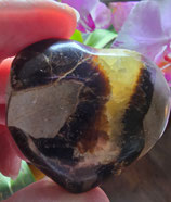 Septarie in Herzform