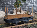 Transportlore mit Bretterauflage und Einsteckrungen