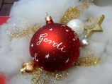 3 Stück XL Weihnachtskugel mit Namen 10cm rot matt Sterne-und-Schneeflocken-all-over-Design