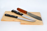 Schneidebrettl Eschenholz mit Messerschlitz und Messer