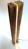 Altholz Stehlampe Geflammt mit Edelstahlsockel / Reclaimed wood floor lamp with flamed spruce stainless steel base