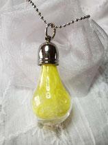 Collier goutte verre soufflé Plume Jaune et Micro-billes transparentes