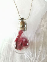 Collier goutte verre soufflé Plume Bordeaux et Micro-billes transparentes