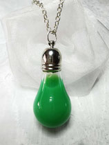 Collier verre soufflé goutte liquide vert foncé opaque