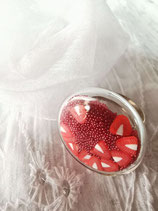 Bague 24 mm micro billes rouges et fraise fimo