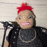 Punk Rock Sammlerstück DIGGI – Handgefertigte Künstlerpuppe, Sänger mit Iro & Tattoos