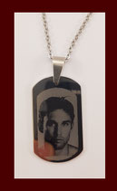 Pendentif 05" Plaque rectangle en acier" 35 mm .